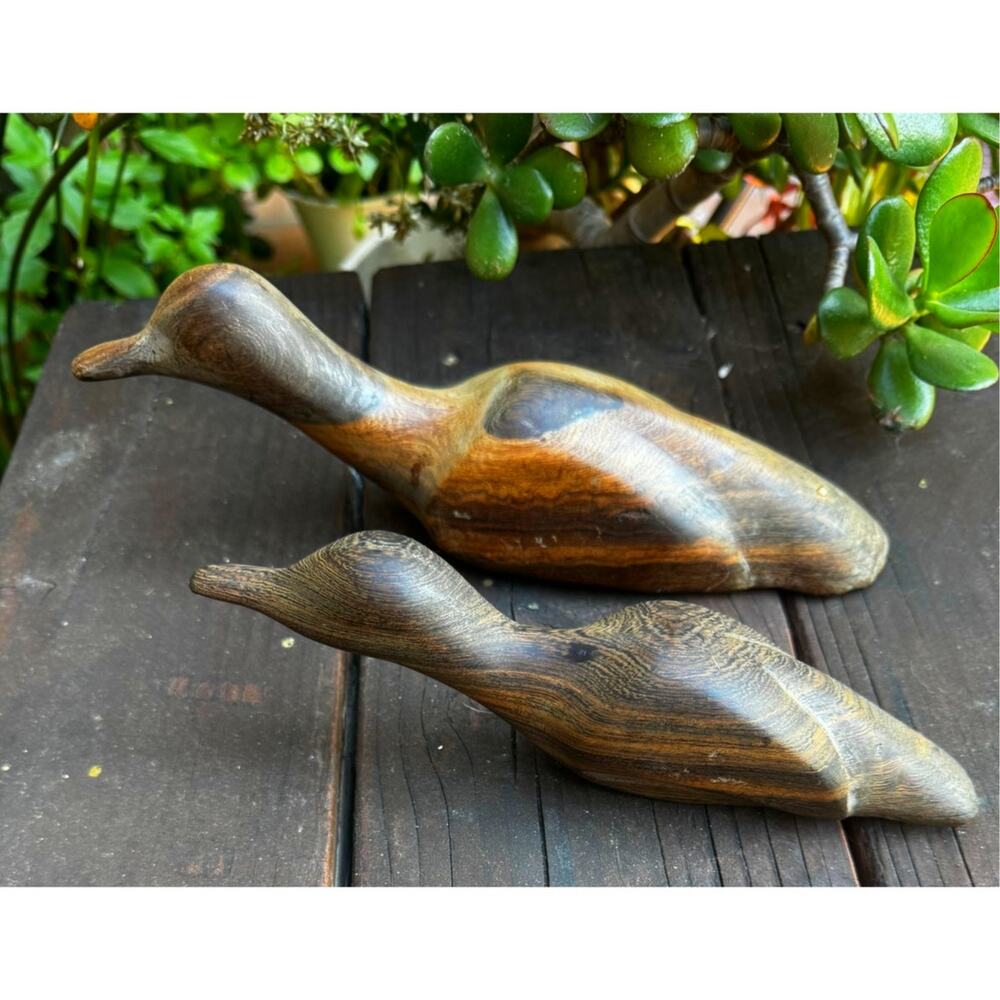 Vintage Cool & Rustic Pair of Ironwood Duck Decoys - Picture 3 of 5